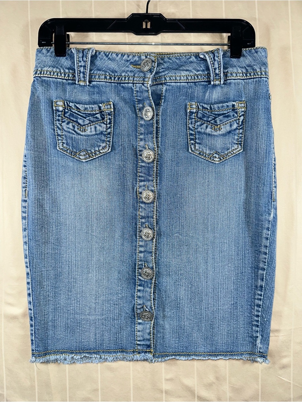 Democracy "Ab"solution Denim Pencil Skirt Size 4 EUC Button Front Frayed Hem